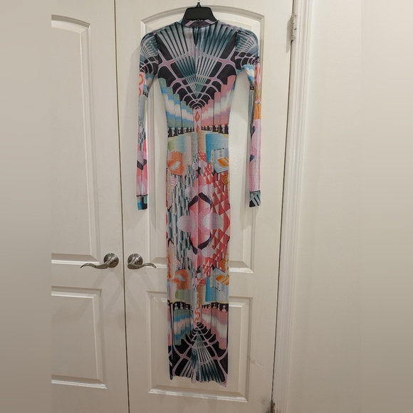 2. NWT SKIMS SUMMER MESH LONG SLEEVE DRESS IN DECO TRAIN - Picture 7 of 7